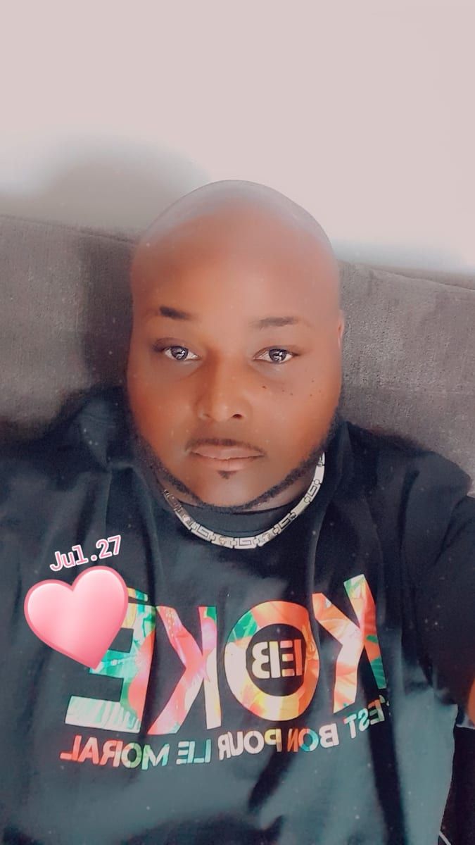 Thoma - Annonces gay à Le Landeron Profil de Thoma, 35 ans, Annonces gay à Le Landeron (Neuchâtel)