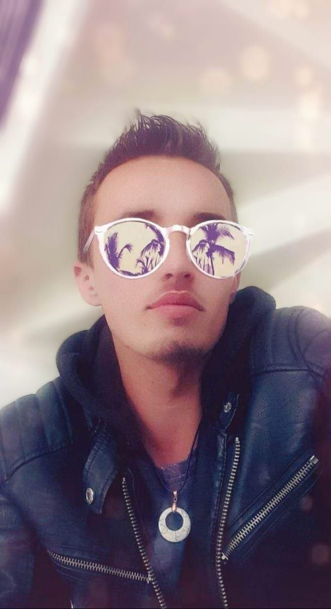 Soleiman - Annonces gay à Petit-Martel Profil de Soleiman, 24 ans, Annonces gay à Petit-Martel (Neuchâtel)