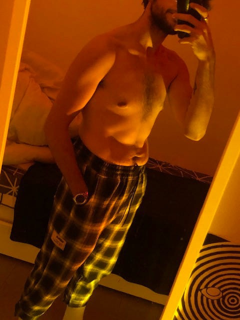Tomer - Annonces gay à Lignières Profil de Tomer, 23 ans, Annonces gay à Lignières (Neuchâtel)