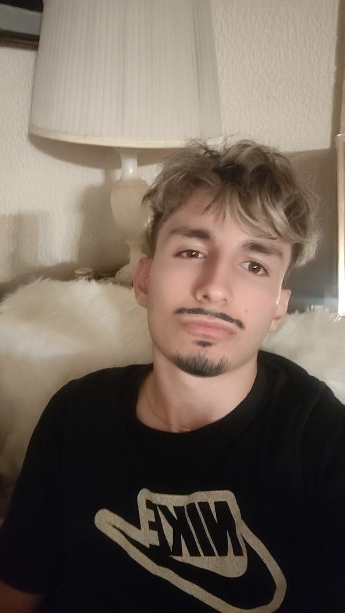Victorio - Annonces gay à Brot-Plamboz Profil de Victorio, 31 ans, Annonces gay à Brot-Plamboz (Neuchâtel)