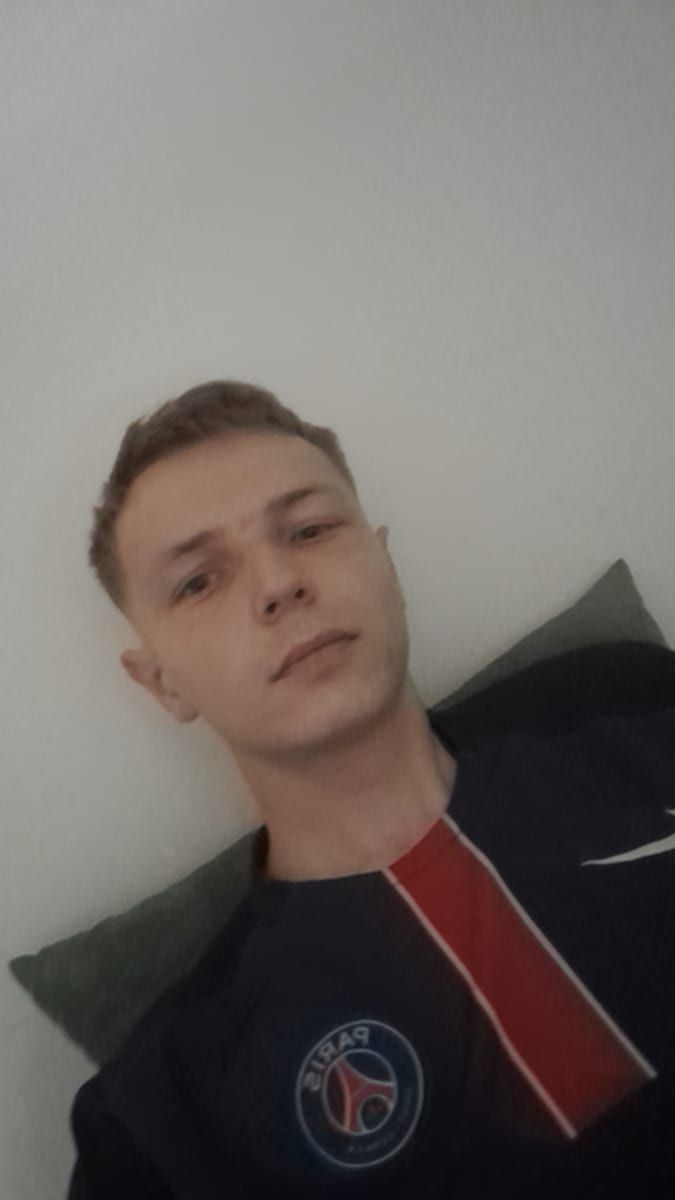Profil de Tharcisse, 38 ans, Annonces gay à St-Aubin-Sauges (Neuchâtel)