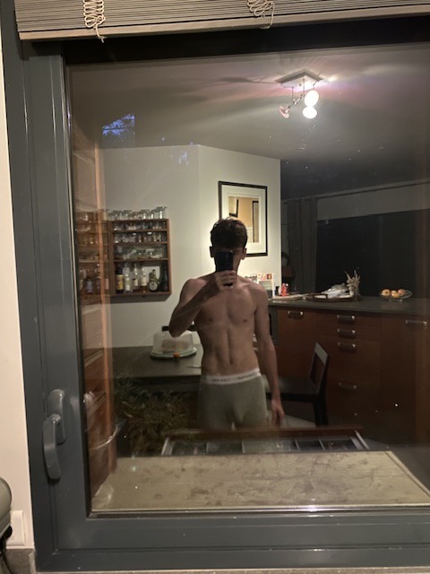 Profil de Yvick, 30 ans, Annonces gay à St-Aubin-Sauges (Neuchâtel)