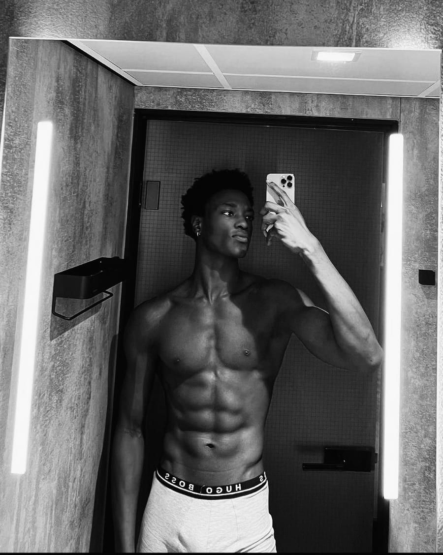 Profil de Zeynel, 31 ans, Annonces gay à Auvernier (Neuchâtel)
