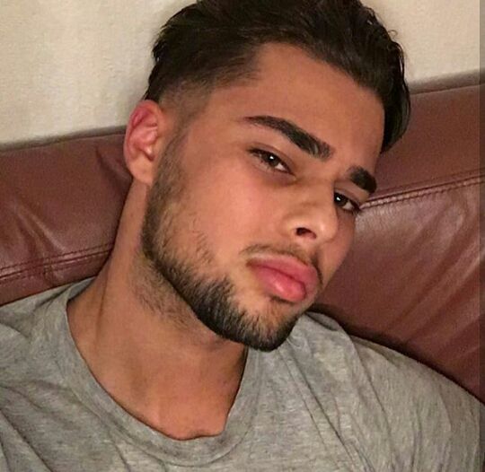 Cemal - Annonces gay à Vilars NE Profil de Cemal, 42 ans, Annonces gay à Vilars NE (Neuchâtel)