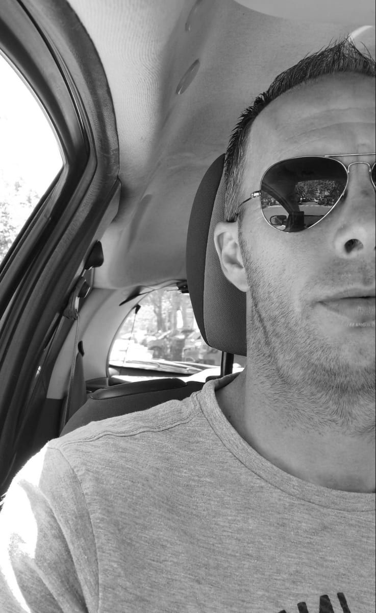 Jannik - Annonces gay à Petit-Martel Profil de Jannik, 45 ans, Annonces gay à Petit-Martel (Neuchâtel)