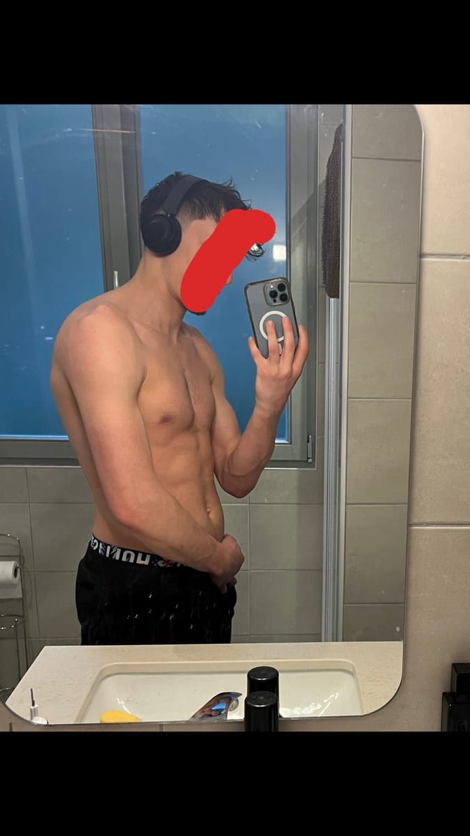 Selmen - Annonces gay à Fleurier Profil de Selmen, 43 ans, Annonces gay à Fleurier (Neuchâtel)