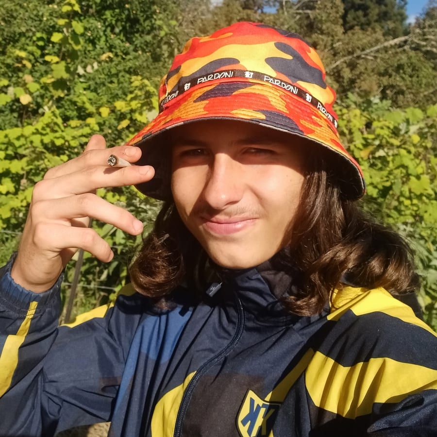 Cyann - Annonces gay à Lignières Profil de Cyann, 39 ans, Annonces gay à Lignières (Neuchâtel)