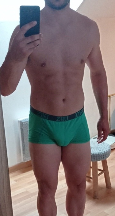 Profil de Enock, 22 ans, Annonces gay à Fontainemelon (Neuchâtel)