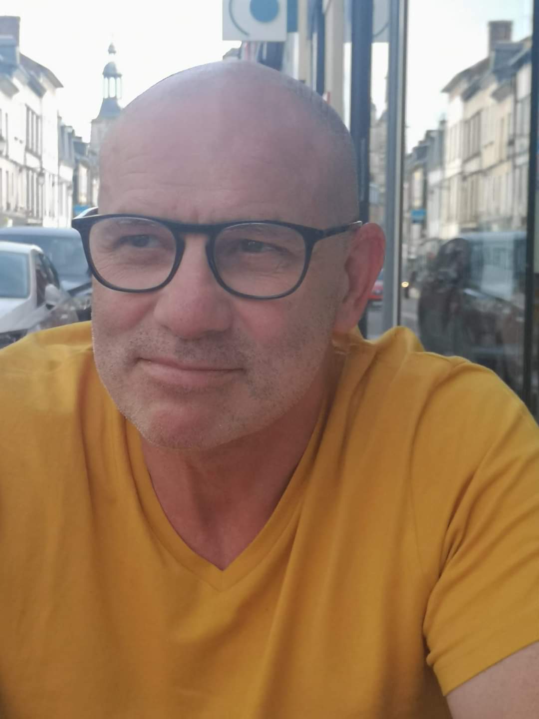 Eyvan - Annonces gay à Les Geneveys-sur-Coffrane Profil de Eyvan, 35 ans, Annonces gay à Les Geneveys-sur-Coffrane (Neuchâtel)