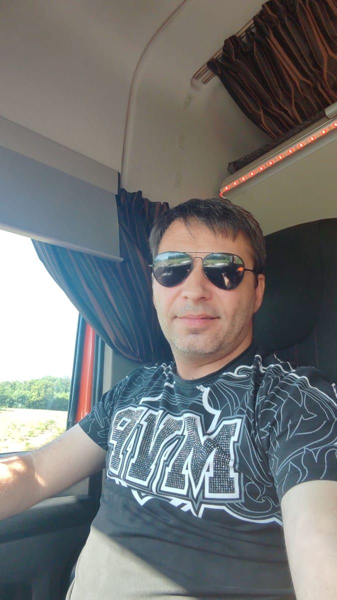 Mounir - Annonces gay à Nods Profil de Mounir, 32 ans, Annonces gay à Nods (Neuchâtel)