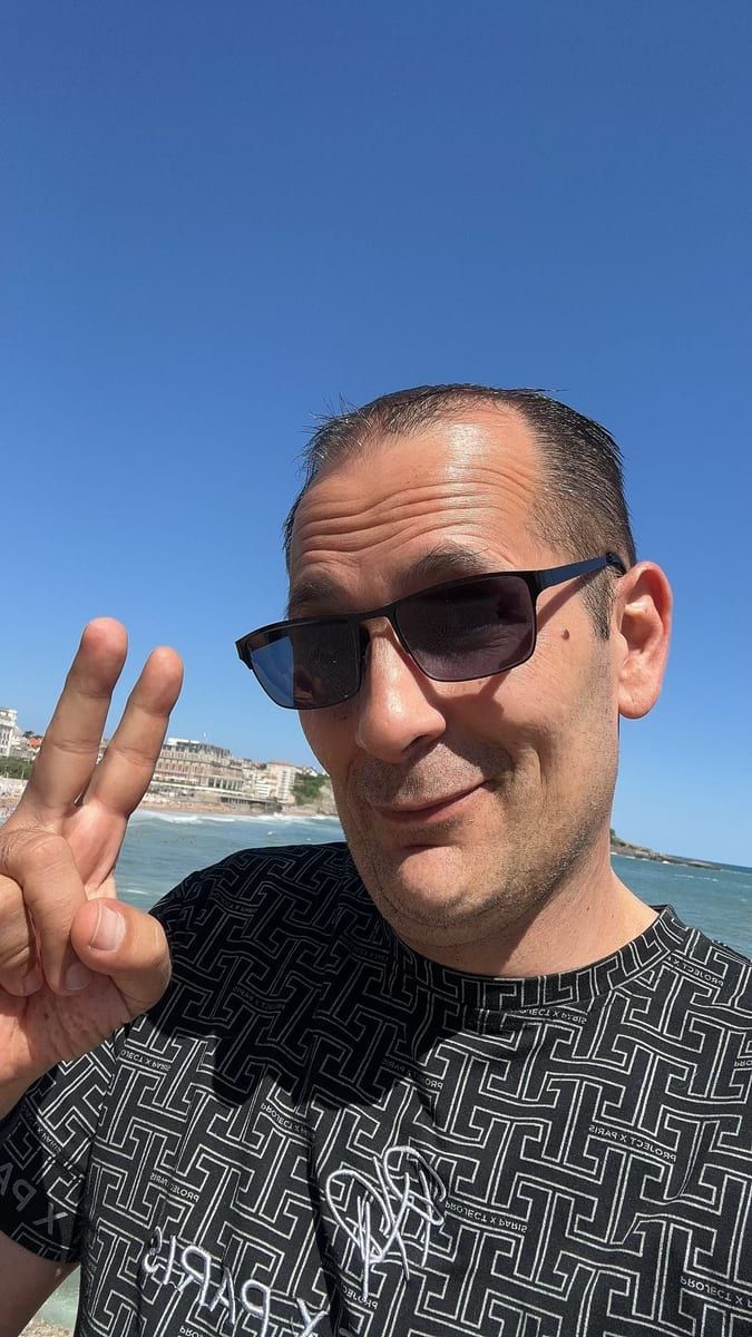 Amalio - Annonces gay à Wavre Profil de Amalio, 24 ans, Annonces gay à Wavre (Neuchâtel)