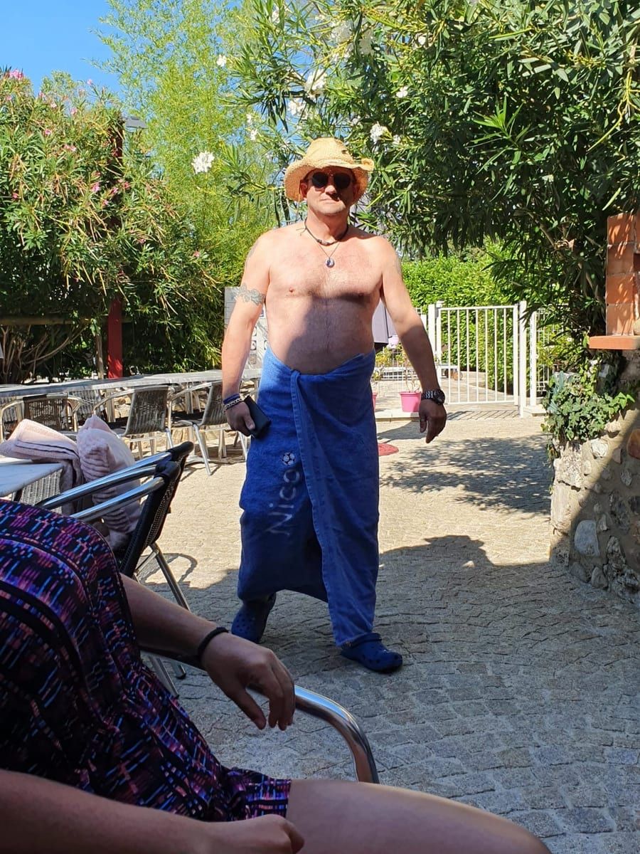 Medjid - Annonces gay à Nods Profil de Medjid, 24 ans, Annonces gay à Nods (Neuchâtel)