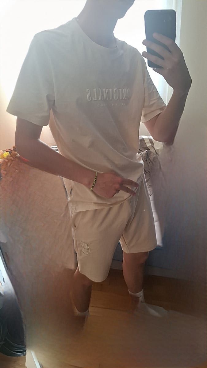 Balian - Annonces gay à Le Pâquier NE Profil de Balian, 25 ans, Annonces gay à Le Pâquier NE (Neuchâtel)