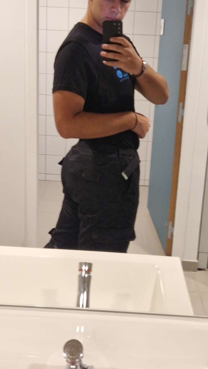 Berkay - Annonces gay à La Châtagne Profil de Berkay, 33 ans, Annonces gay à La Châtagne (Neuchâtel)