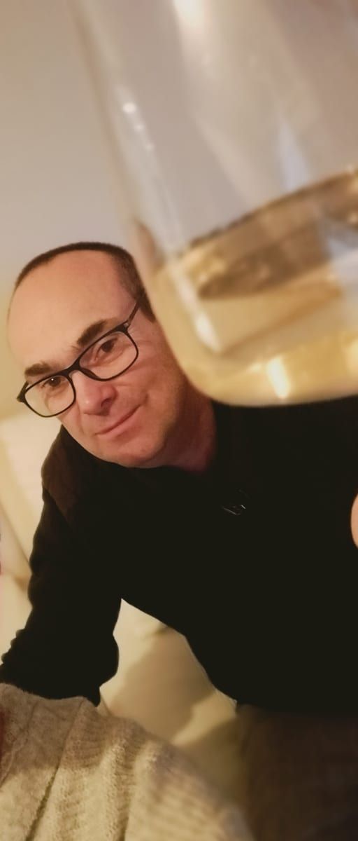 Vincent - Annonces gay à Vaumarcus Profil de Vincent, 25 ans, Annonces gay à Vaumarcus (Neuchâtel)