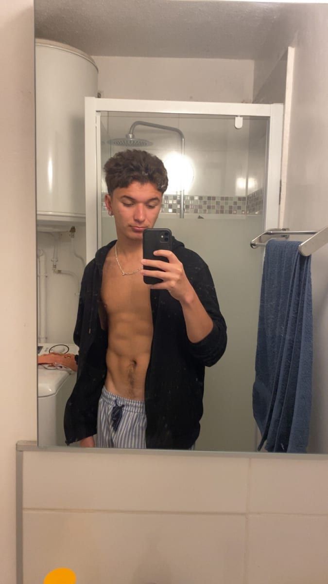 Jean-martin - Annonces gay à Chez-le-Bart Profil de Jean-martin, 22 ans, Annonces gay à Chez-le-Bart (Neuchâtel)