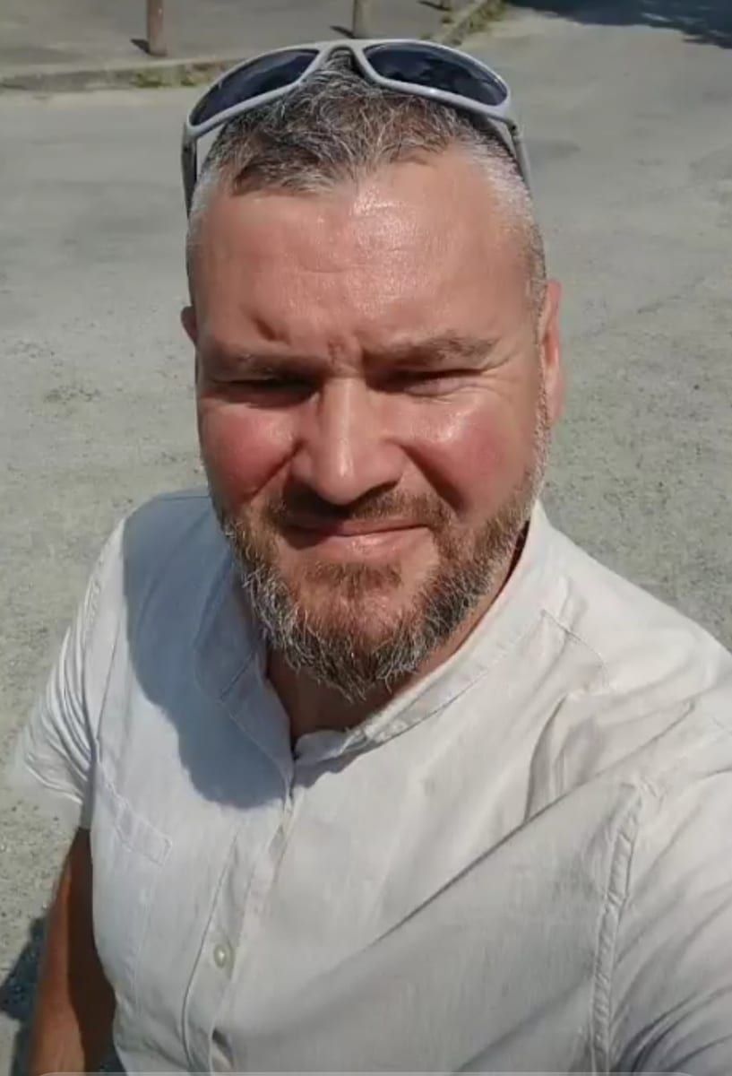 Mohamed-cherif - Annonces gay à Enges Profil de Mohamed-cherif, 43 ans, Annonces gay à Enges (Neuchâtel)