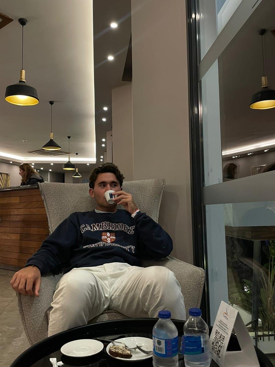 Naik - Annonces gay à Fleurier Profil de Naik, 23 ans, Annonces gay à Fleurier (Neuchâtel)