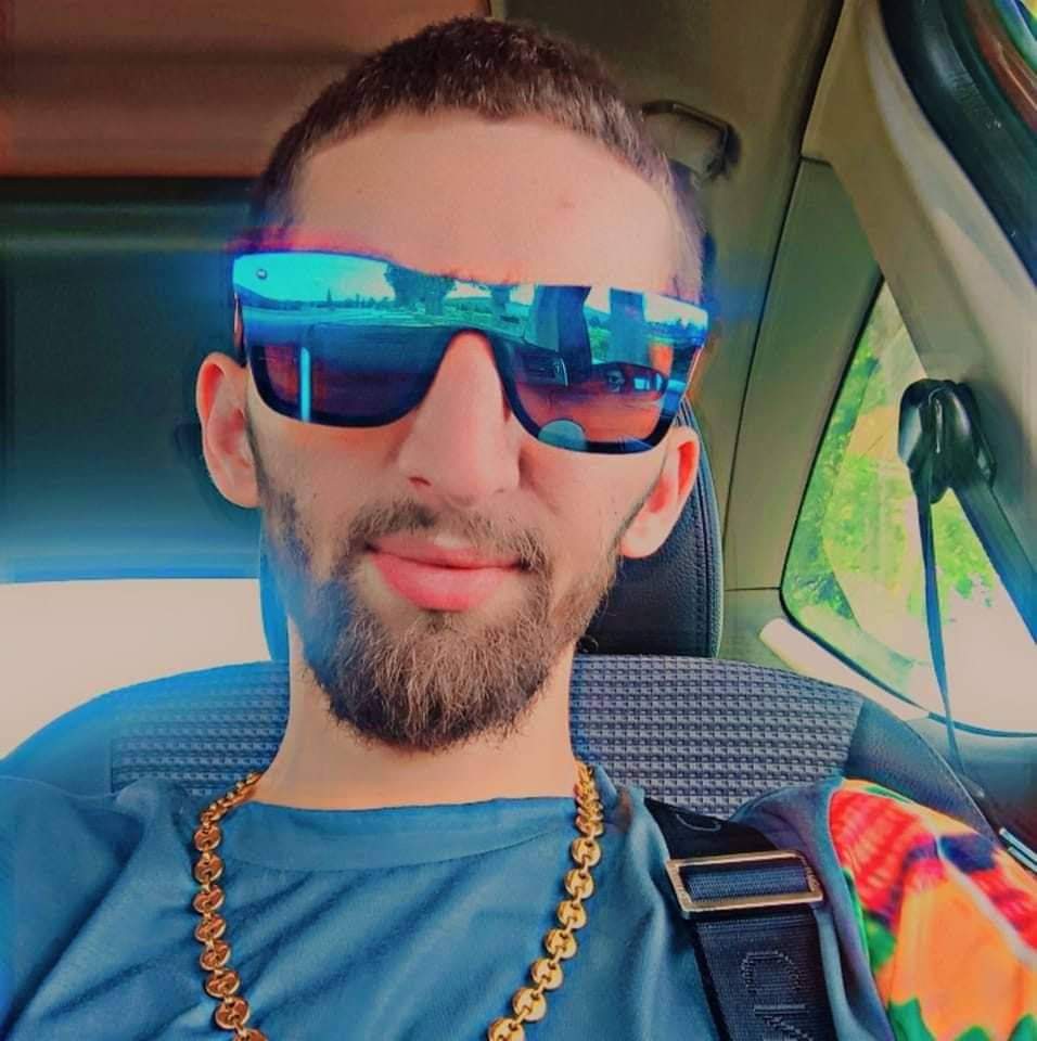Aloyse - Annonces gay à Fretereules Profil de Aloyse, 36 ans, Annonces gay à Fretereules (Neuchâtel)