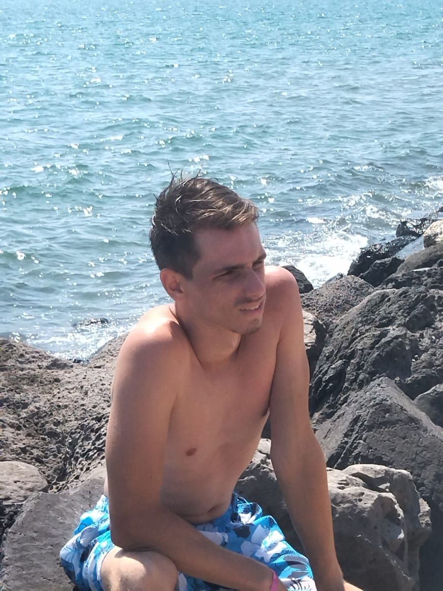 Sharujan - Annonces gay à Bôle Profil de Sharujan, 39 ans, Annonces gay à Bôle (Neuchâtel)