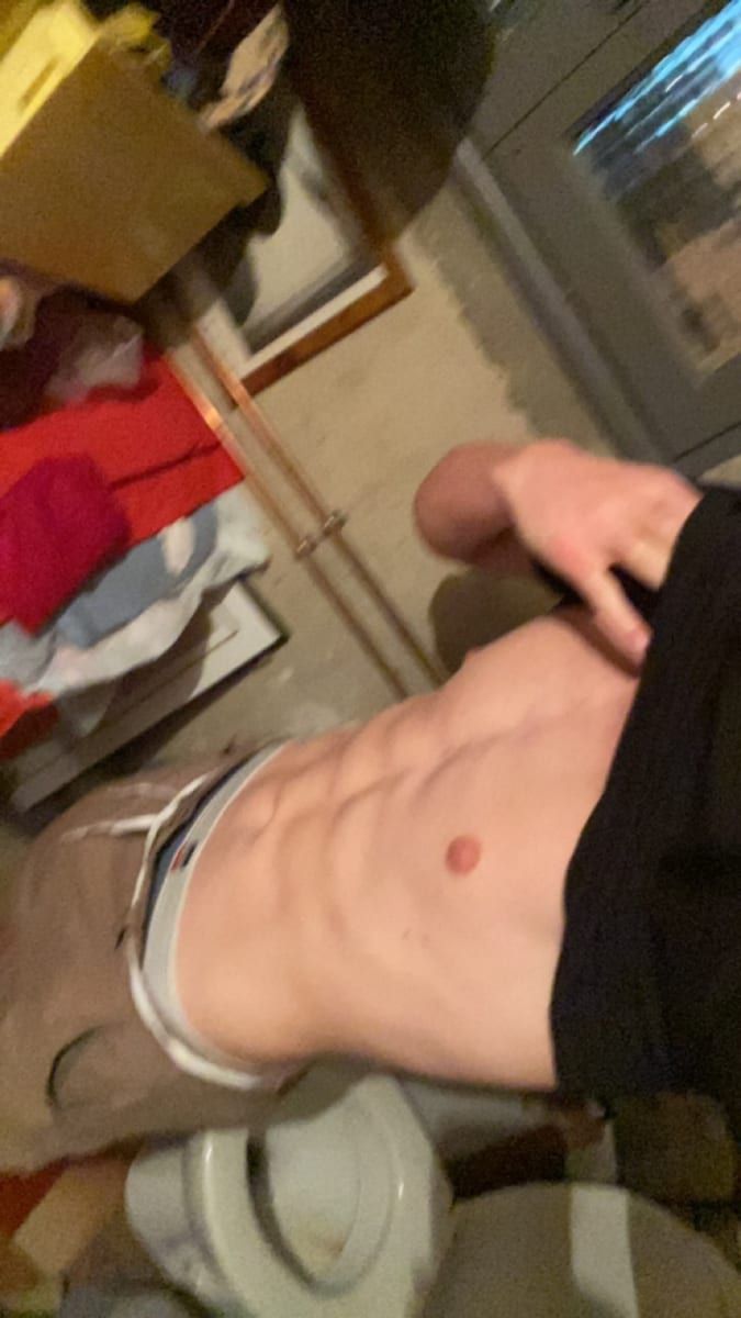 Profil de Hamzah, 42 ans, Annonces gay à La Côte-aux-Fées (Neuchâtel)