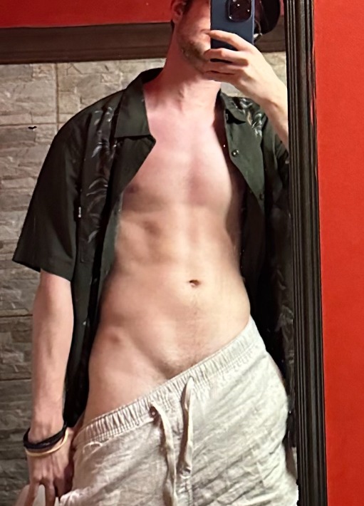 Souheyl - Annonces gay à Chaumont Profil de Souheyl, 32 ans, Annonces gay à Chaumont (Neuchâtel)