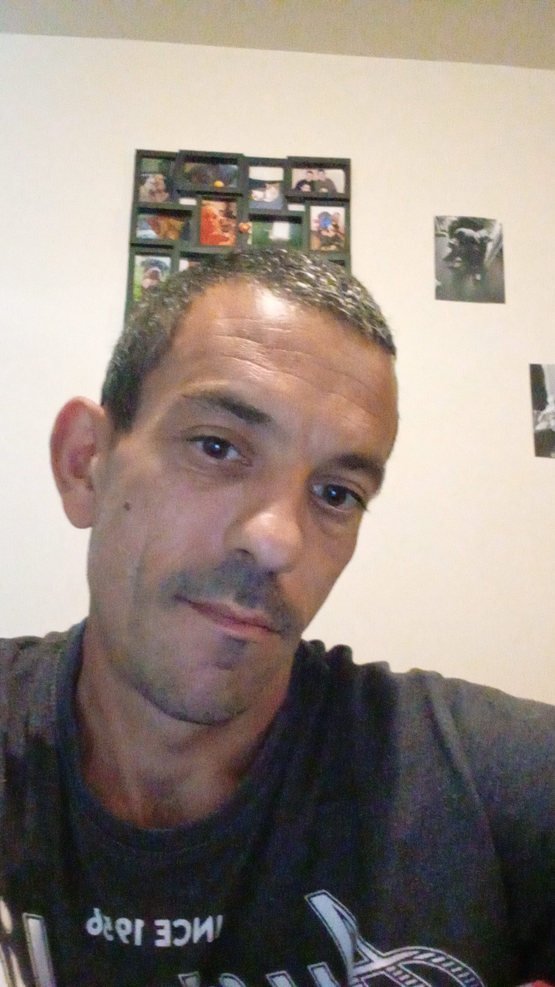 Dani - Annonces gay à La Brévine Profil de Dani, 36 ans, Annonces gay à La Brévine (Neuchâtel)