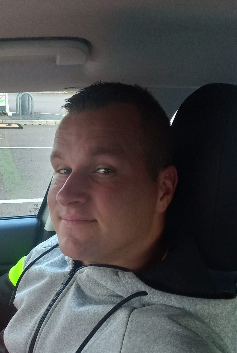 Ysmael - Annonces gay à Villiers Profil de Ysmael, 25 ans, Annonces gay à Villiers (Neuchâtel)