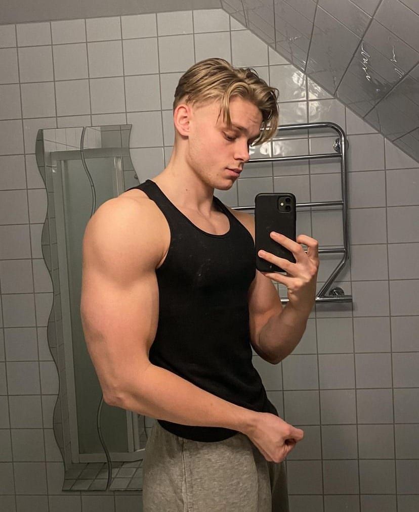 Ergin - Annonces gay à Bevaix Profil de Ergin, 29 ans, Annonces gay à Bevaix (Neuchâtel)