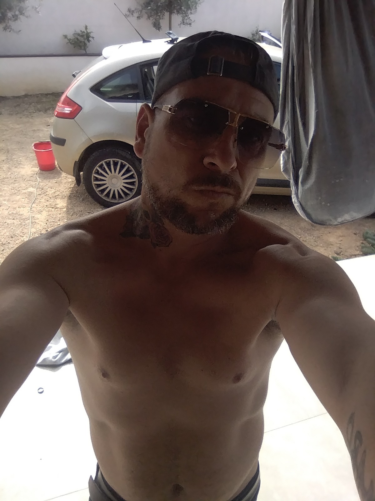 Karol - Annonces gay à Le Cerneux-Péquignot Profil de Karol, 22 ans, Annonces gay à Le Cerneux-Péquignot (Neuchâtel)