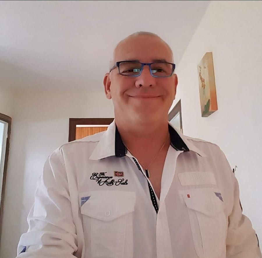 Shams-eddine - Annonces gay à Dombresson Profil de Shams-eddine, 41 ans, Annonces gay à Dombresson (Neuchâtel)