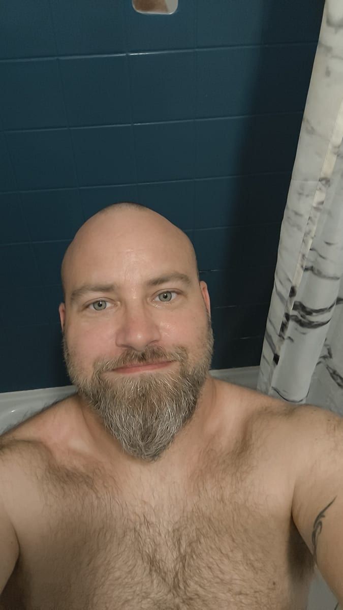 Aloys - Annonces gay à Les Planchettes Profil de Aloys, 45 ans, Annonces gay à Les Planchettes (Neuchâtel)