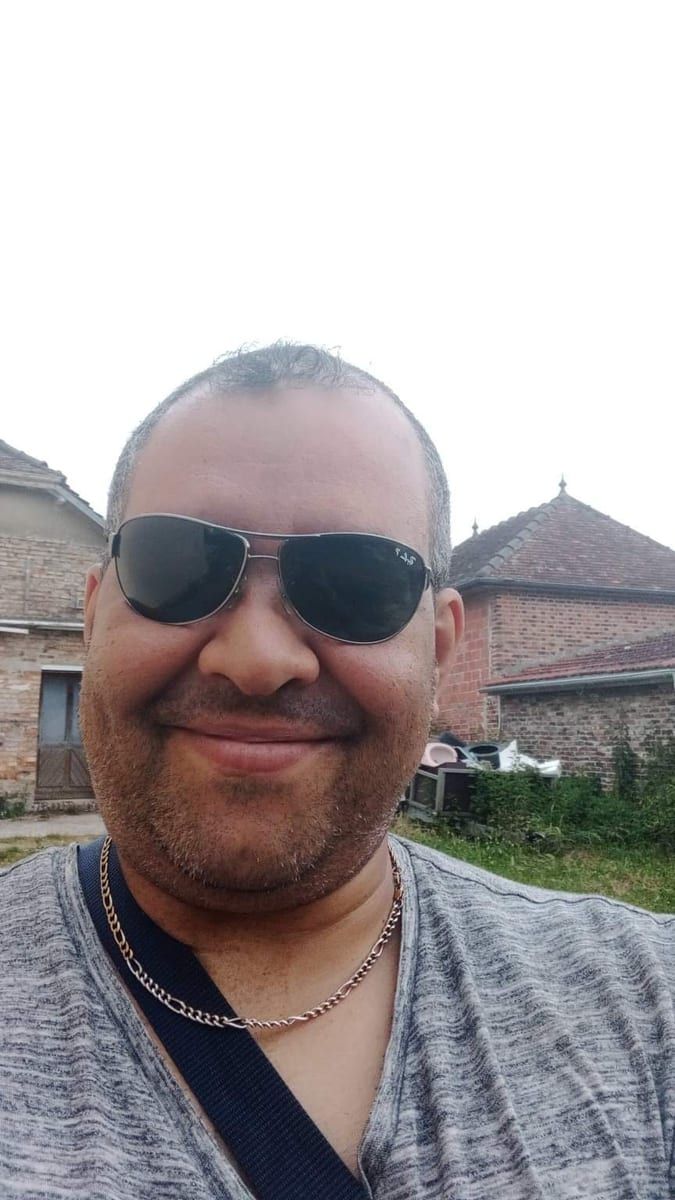 Saif-eddine - Annonces gay à Fenin Profil de Saif-eddine, 41 ans, Annonces gay à Fenin (Neuchâtel)