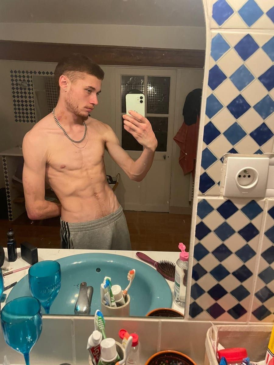 Iliam - Annonces gay latino à Neuchâtel Profil de Iliam, 42 ans, Annonces gay latino à Neuchâtel (Neuchâtel)