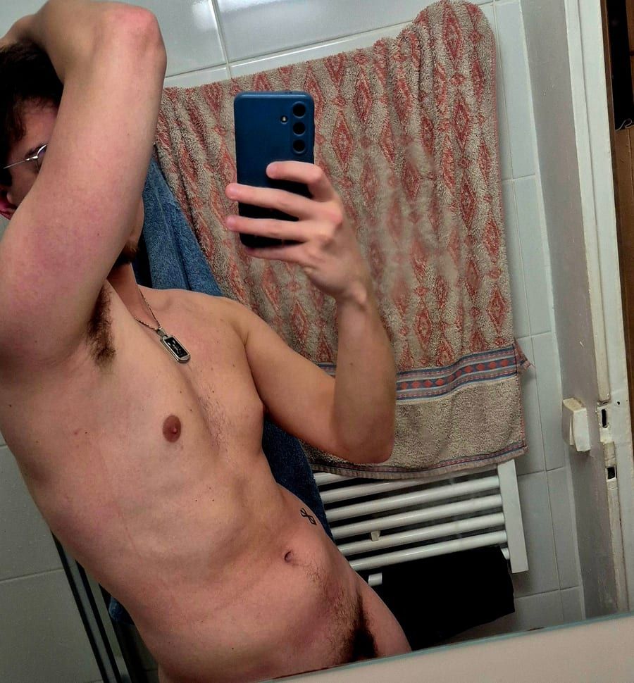 Rémy - Annonces gay à Bevaix Profil de Rémy, 42 ans, Annonces gay à Bevaix (Neuchâtel)