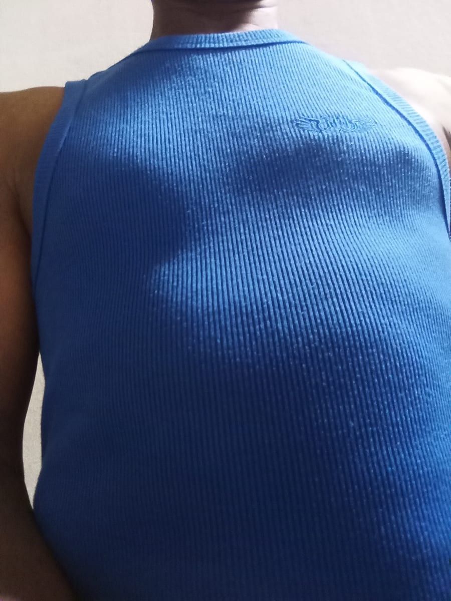 Aris - Annonces gay à Valangin Profil de Aris, 26 ans, Annonces gay à Valangin (Neuchâtel)