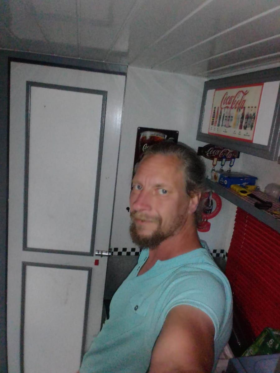 Flaurent - Annonces gay à Cernier Profil de Flaurent, 24 ans, Annonces gay à Cernier (Neuchâtel)