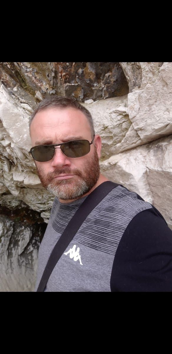 Thaïs - Annonces gay à Gorgier Profil de Thaïs, 43 ans, Annonces gay à Gorgier (Neuchâtel)