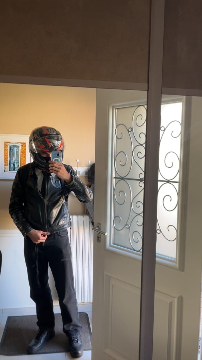 Djino - Annonces gay à Buttes Profil de Djino, 27 ans, Annonces gay à Buttes (Neuchâtel)