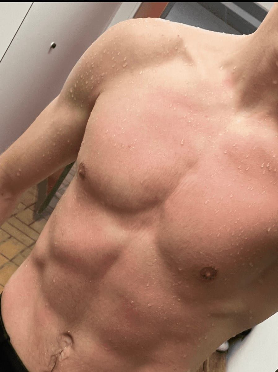 Simon - Annonces gay à Peseux Profil de Simon, 44 ans, Annonces gay à Peseux (Neuchâtel)