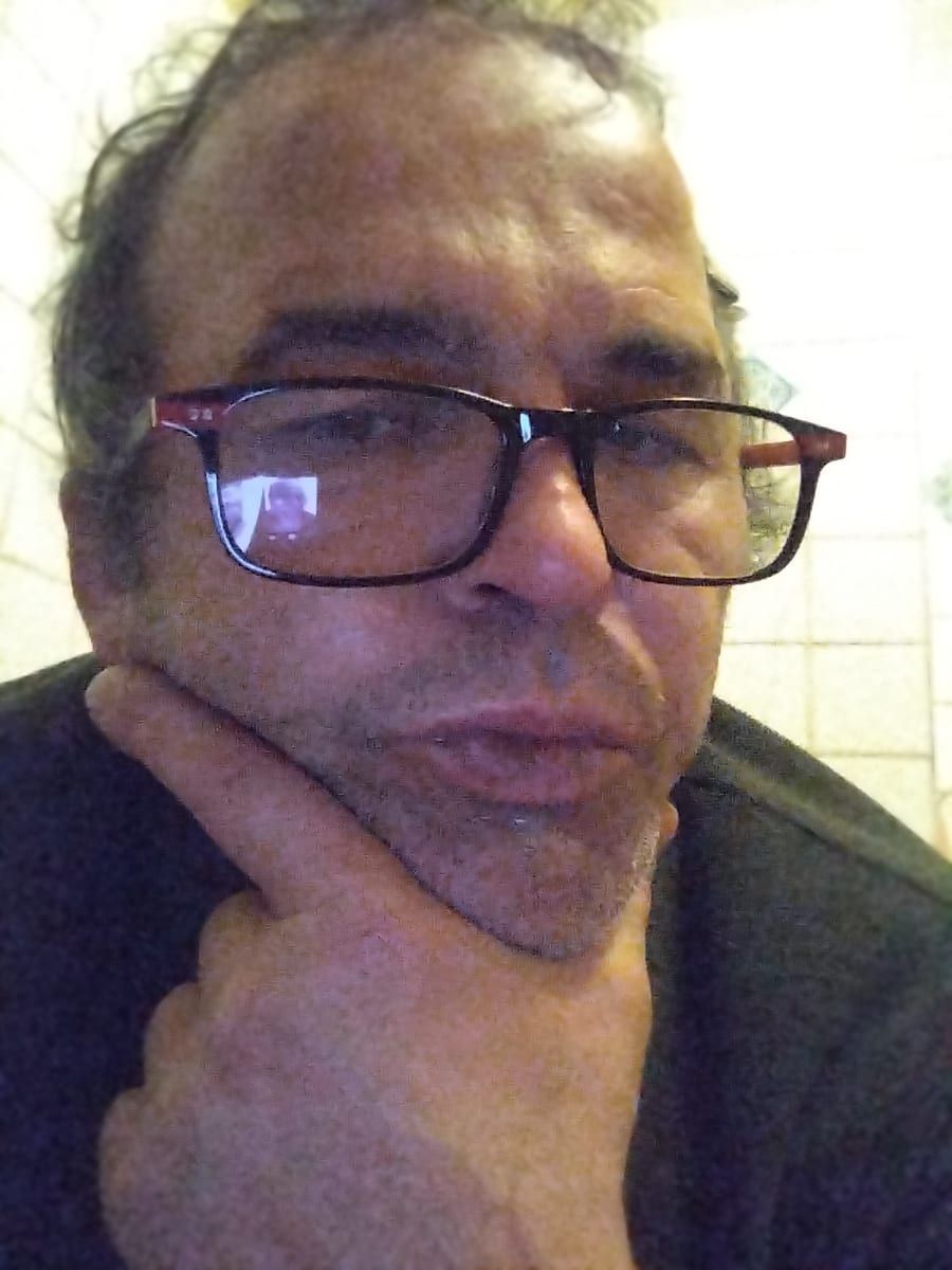 Keyron - Annonces gay à Gorgier Profil de Keyron, 45 ans, Annonces gay à Gorgier (Neuchâtel)