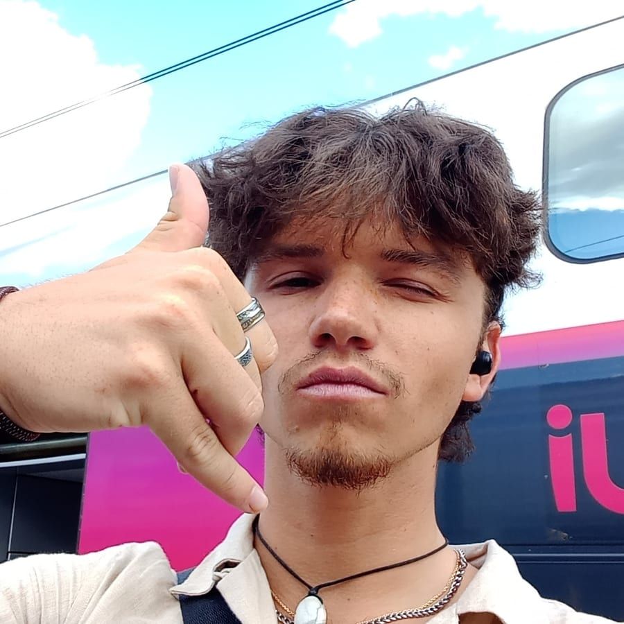 Profil de Rouan, 22 ans, Annonces gay à St-Aubin-Sauges (Neuchâtel)