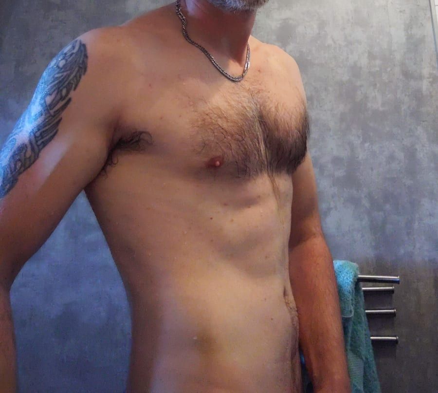 Mischa - Annonces gay à Travers Profil de Mischa, 43 ans, Annonces gay à Travers (Neuchâtel)
