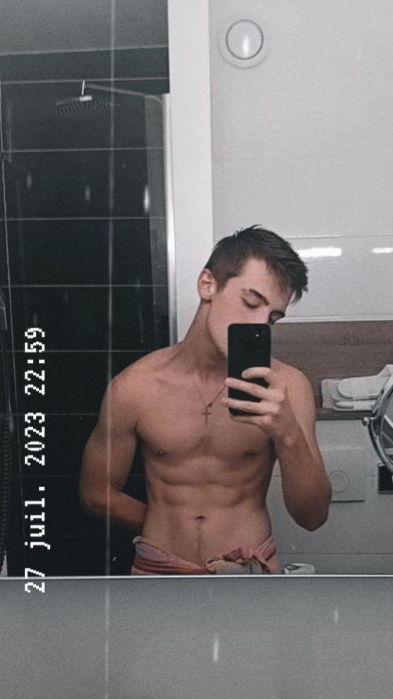 Aram - Annonces gay à Vilars NE Profil de Aram, 33 ans, Annonces gay à Vilars NE (Neuchâtel)