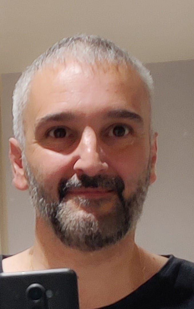 Riwann - Annonces gay à Chézard-St-Martin Profil de Riwann, 32 ans, Annonces gay à Chézard-St-Martin (Neuchâtel)