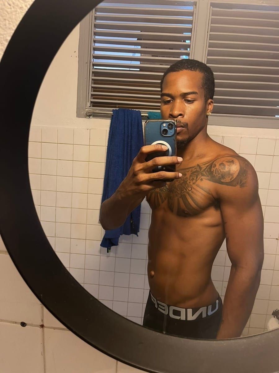 Profil de Lohan, 26 ans, Annonces gay à Les Brenets (Neuchâtel)