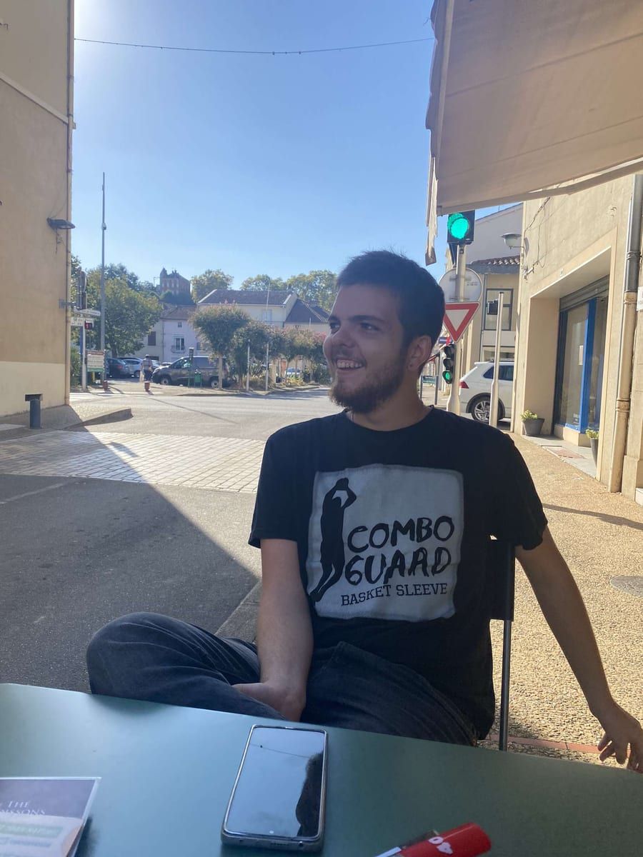 Manasse - Annonces gay à Les Taillères Profil de Manasse, 27 ans, Annonces gay à Les Taillères (Neuchâtel)