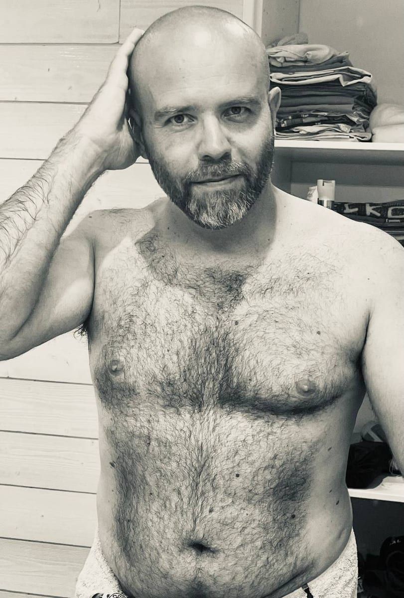 Medhy - Annonces gay à Vaumarcus Profil de Medhy, 26 ans, Annonces gay à Vaumarcus (Neuchâtel)