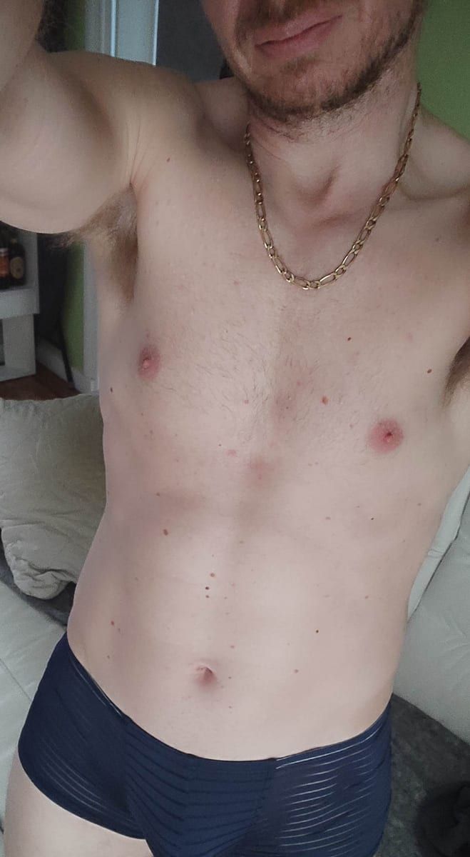 Profil de Youni, 40 ans, Annonces gay à St-Sulpice NE (Neuchâtel)