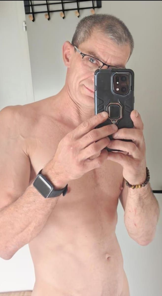 Guigner - Annonces gay à Corcelles NE Profil de Guigner, 38 ans, Annonces gay à Corcelles NE (Neuchâtel)